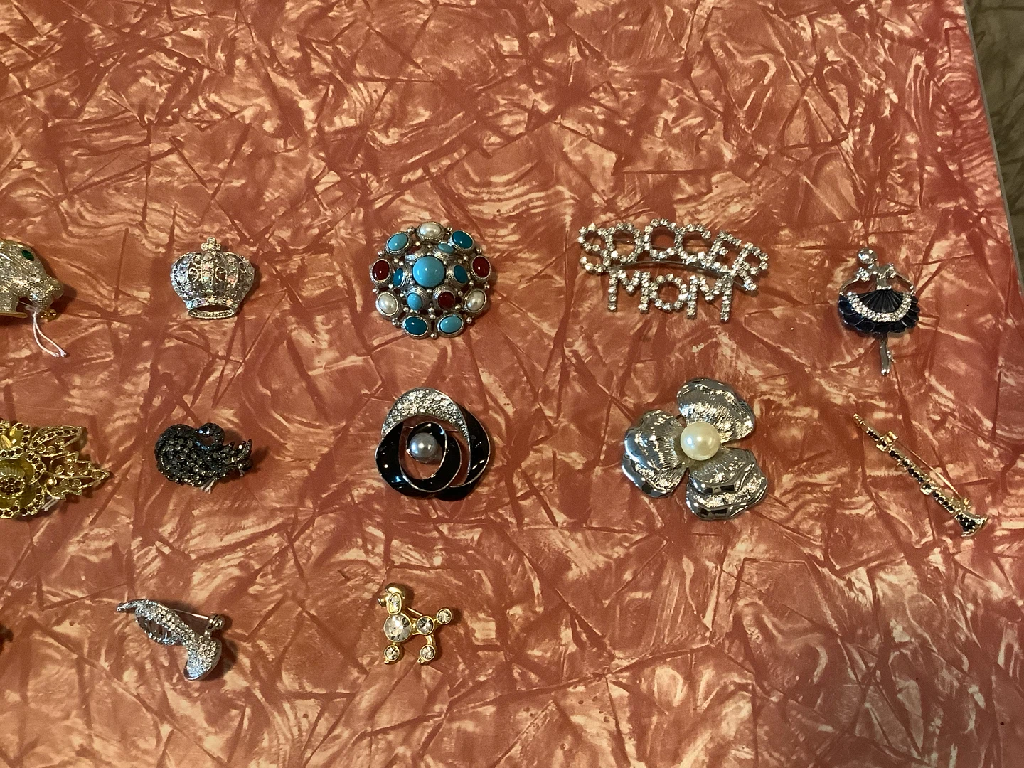 21 Pieces Costume Jewelry 16 Brooches 1 P earrings 4 Magnets 🐞 - photo 3