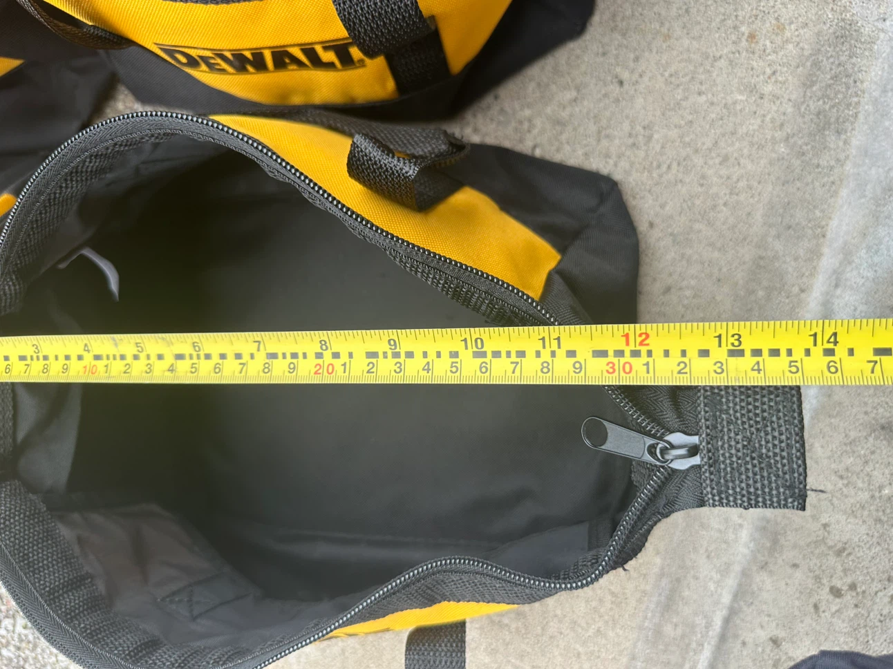 Set of 4 DeWalt Tool Bags $10 each - photo 2