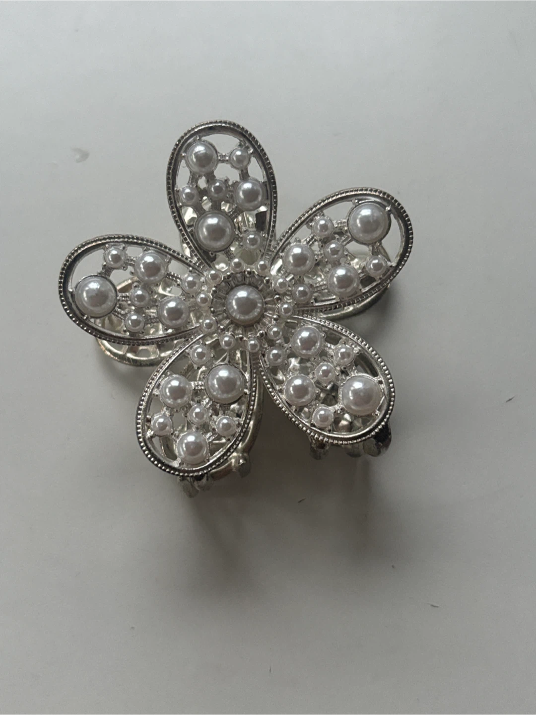 Flower Pearl Hair Claw Clip