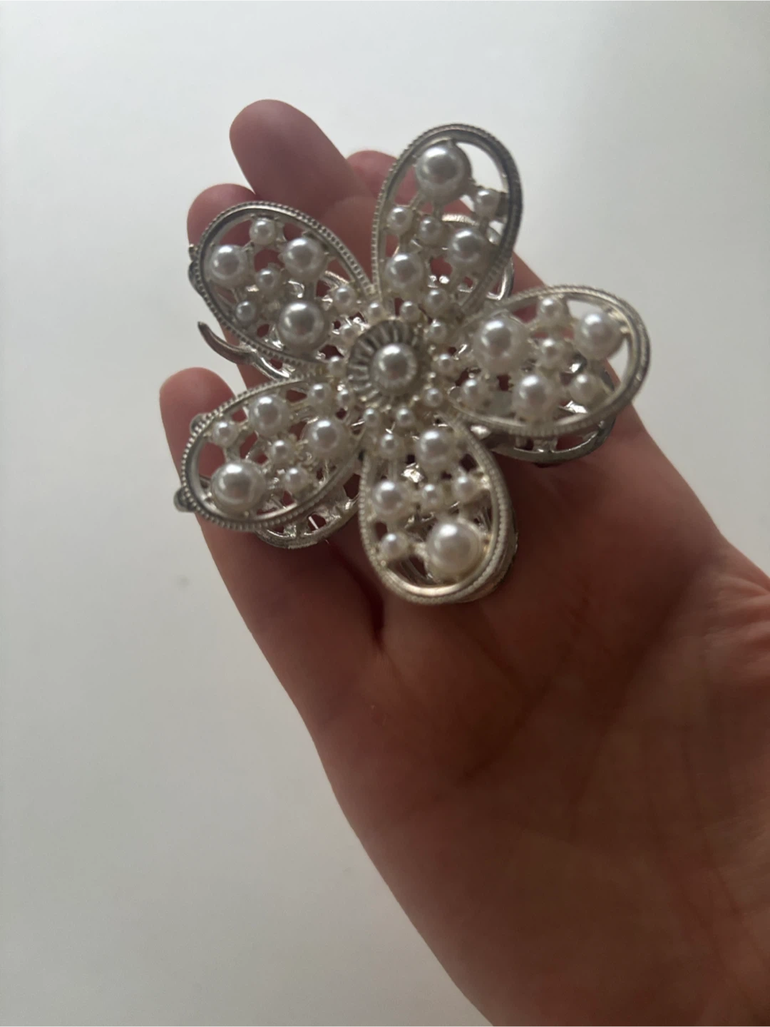 Flower Pearl Hair Claw Clip - photo 3