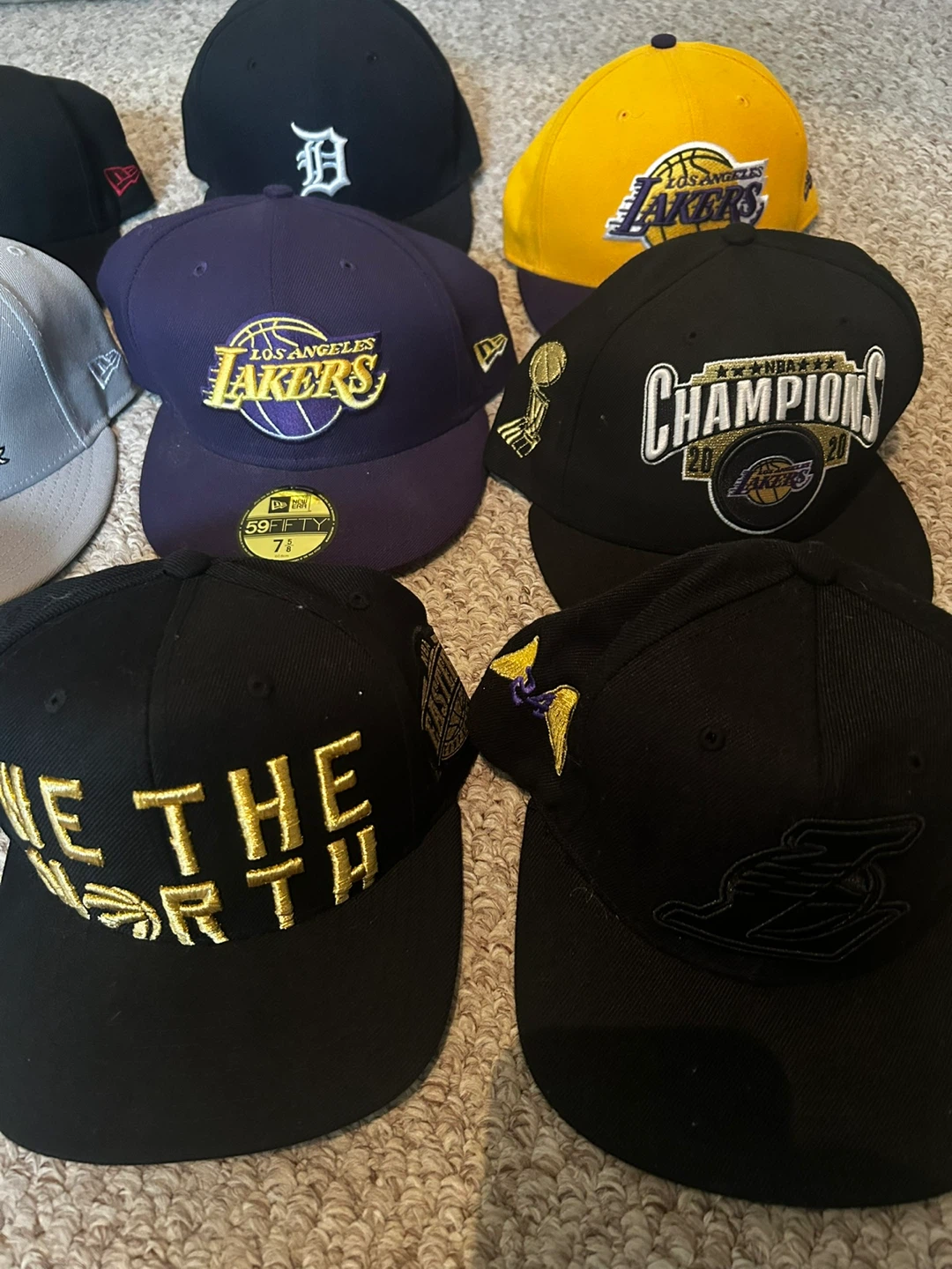 New Era Fitted Caps & Mitchell & Ness SnapBacks - photo 2