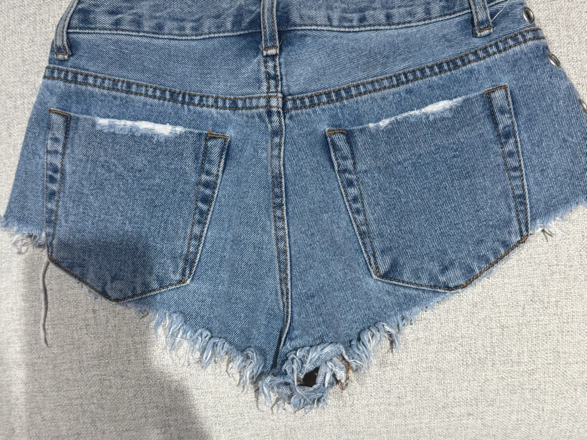 By The Way Distressed Denim Shorts Size 24 - photo 4