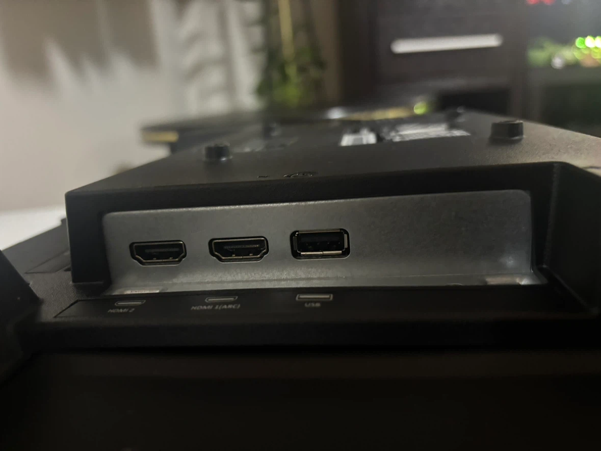 Insignia LED TV - photo 2
