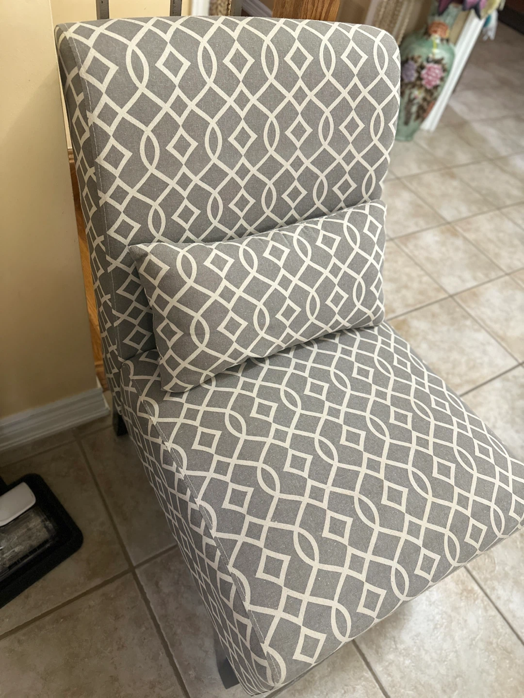 Accent chair with back cushion,foot stools - photo 3