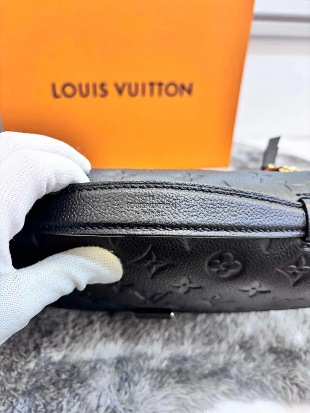 Louis Vuitton Monogram Empreinte Bag - photo 3