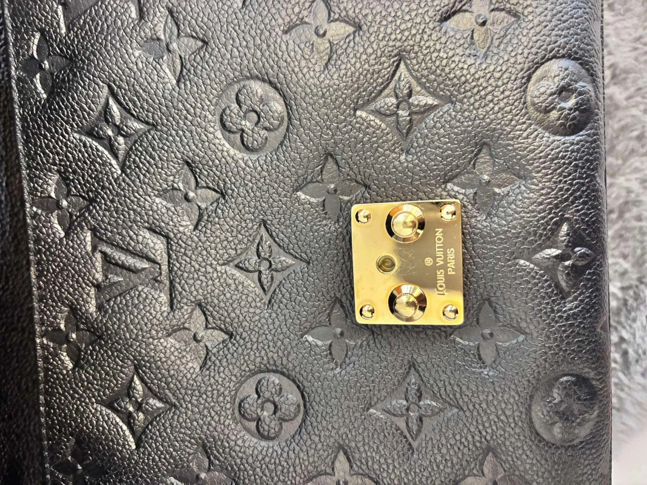 Louis Vuitton Monogram Empreinte Bag - photo 5