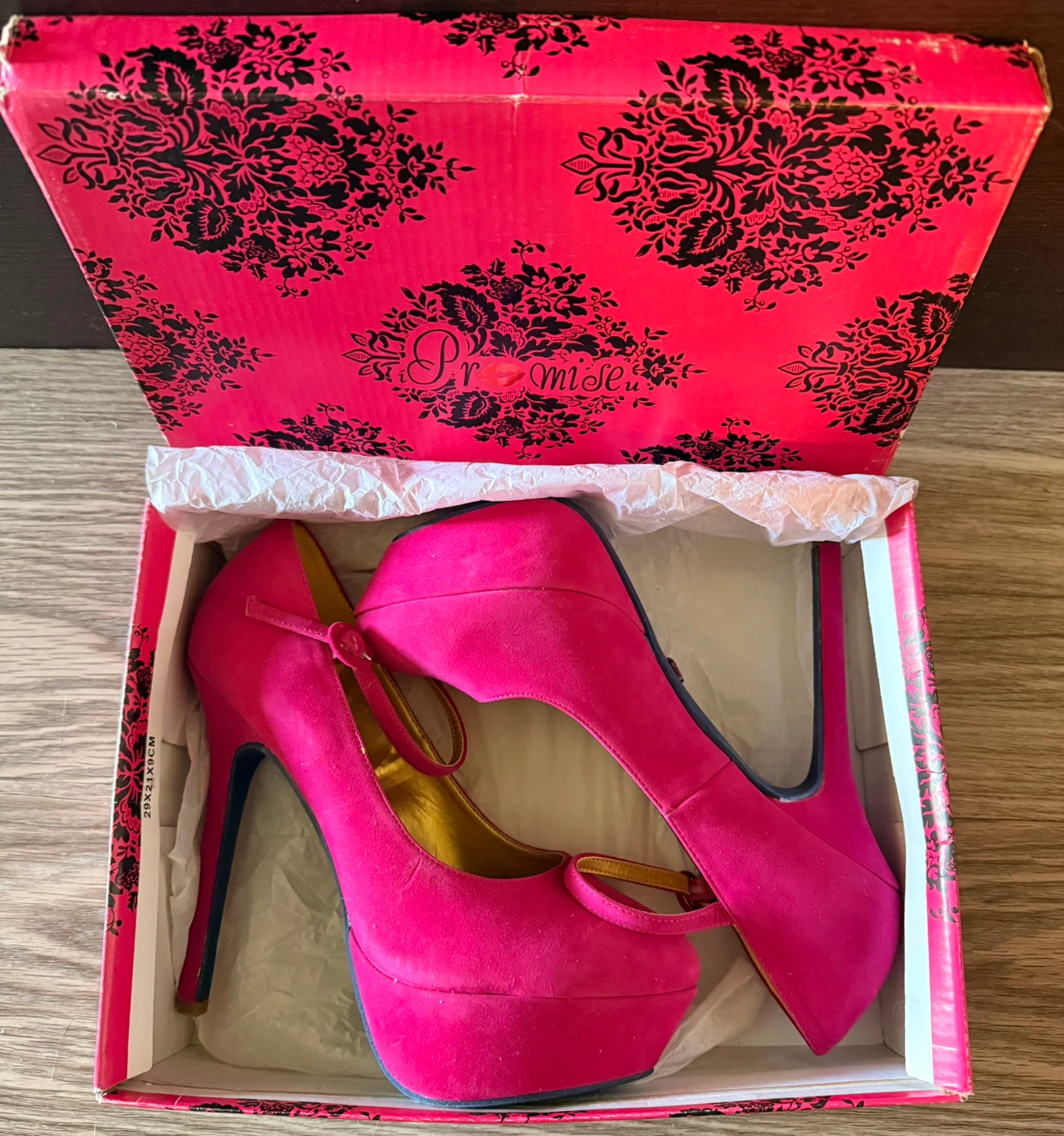 BRAND NEW w Box • Gorgeous Velour Styled PROMISE U Heels