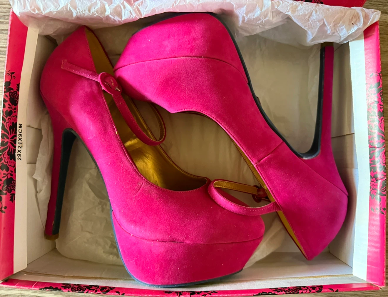 BRAND NEW w Box • Gorgeous Velour Styled PROMISE U Heels - photo 2