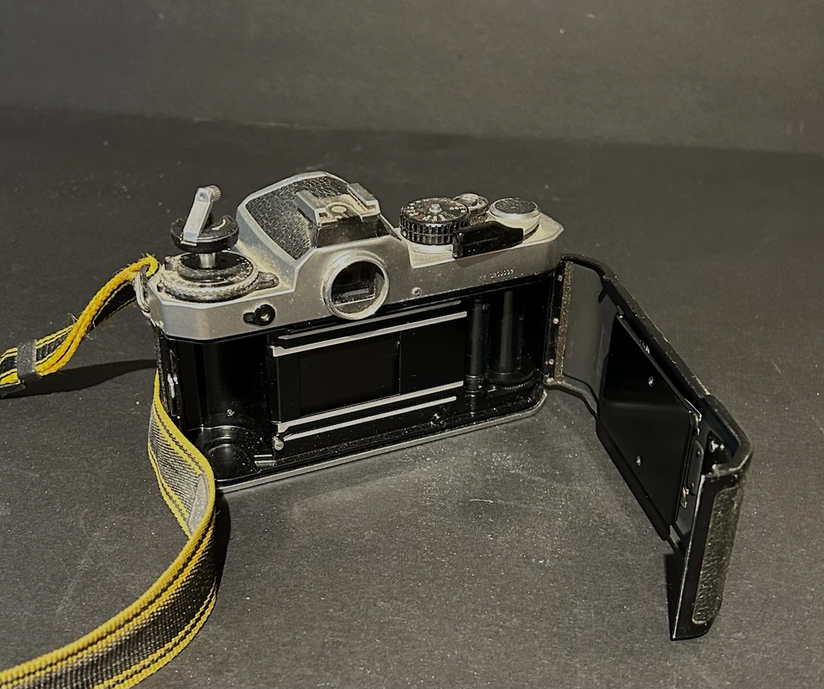 Nikon FE Film Camera - photo 4