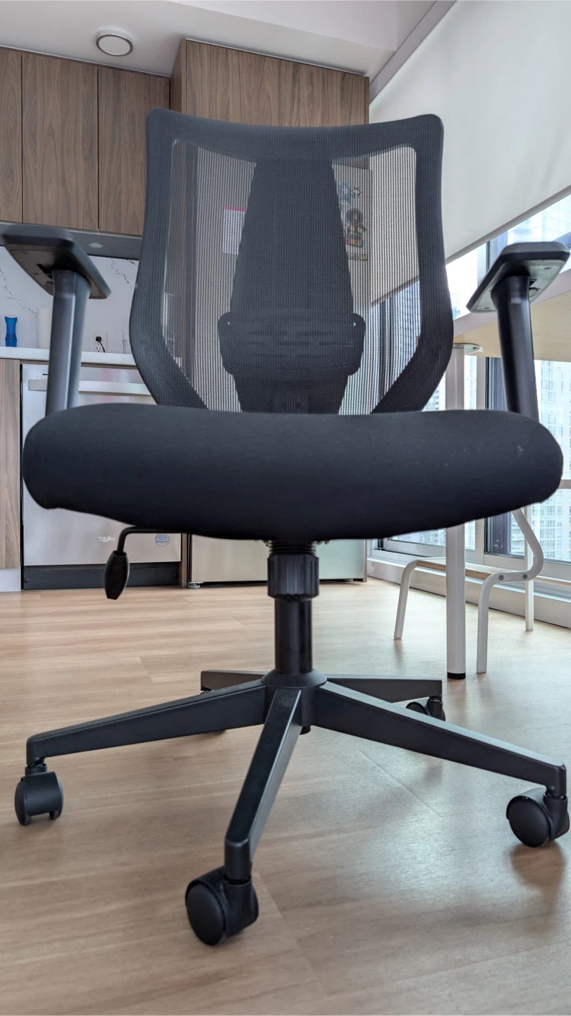 Ergonomic Mesh Office Chair - Adjustable Seat & Armrests