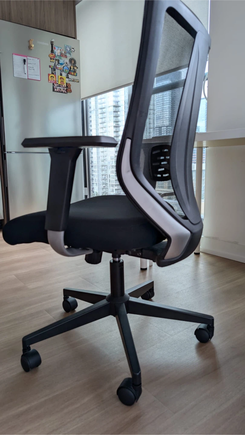 Ergonomic Mesh Office Chair - Adjustable Seat & Armrests - photo 3