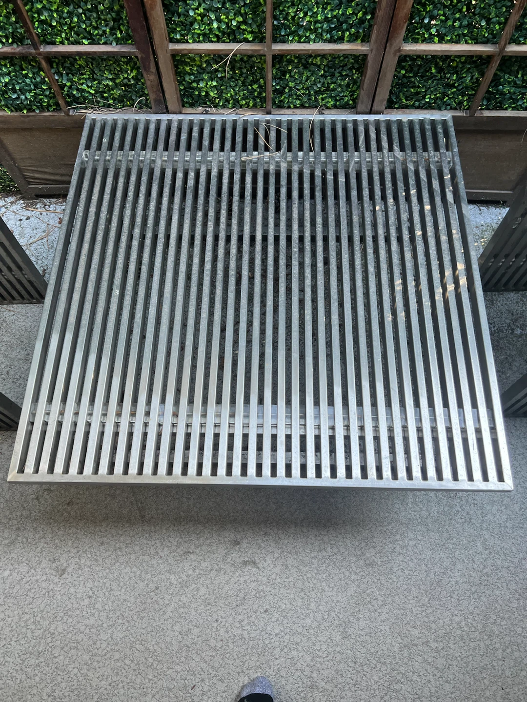 SCAN DESIGN Metal Slat Coffee Table and Stools - photo 5