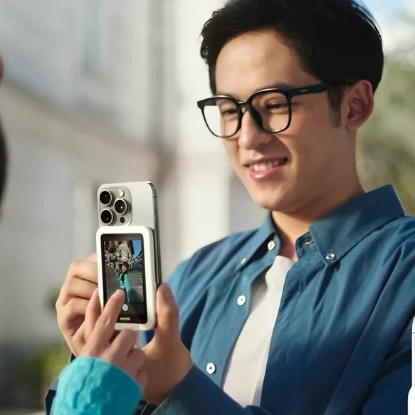 Selfie Screen! No More Blind Guessing!
