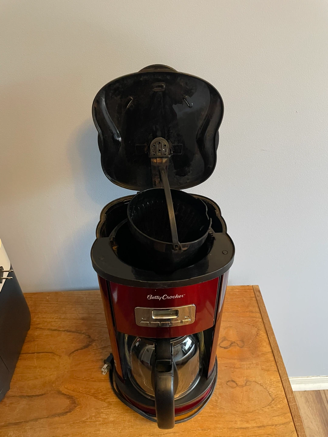 Betty Crocker 12-Cup Programmable Coffee Maker - photo 2