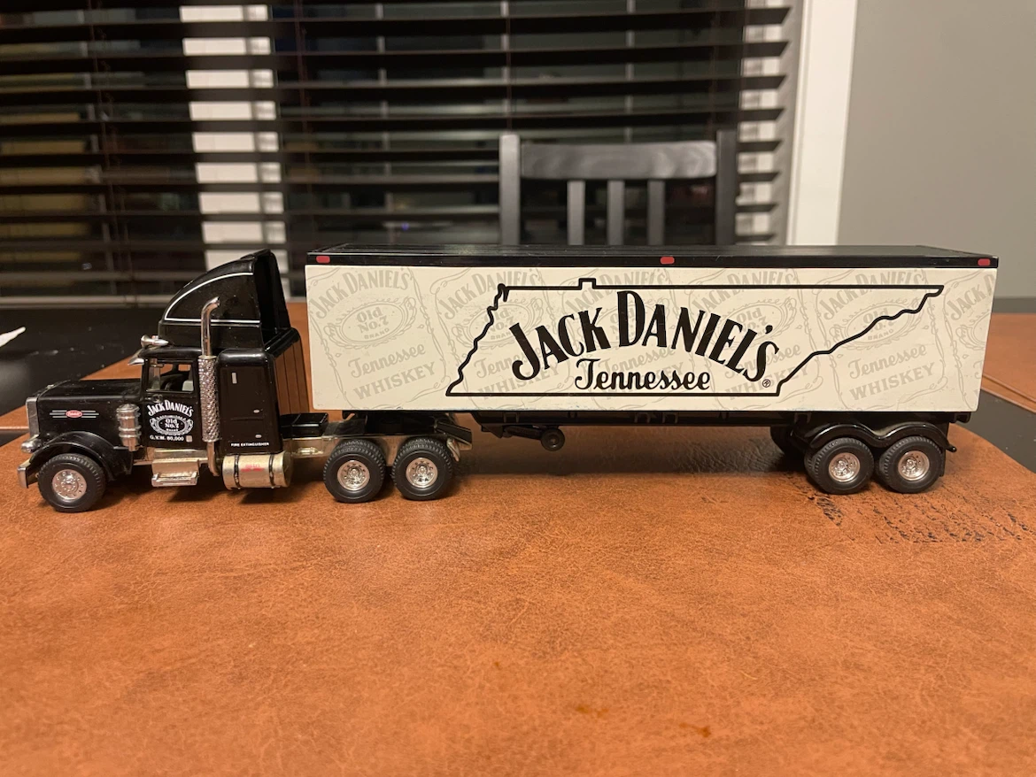 Jack Daniel's Peterbilt Semi Truck Model - photo 5