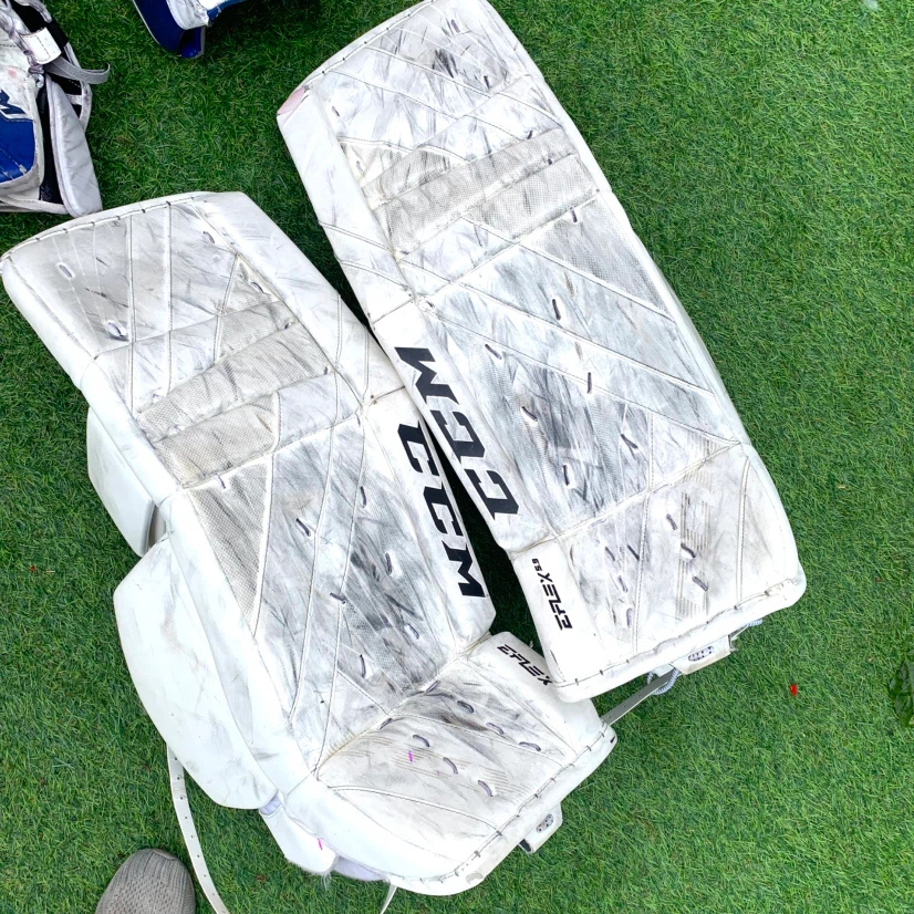 Adult Hockey Goalie Pads Leg Pads Catch Glove Blocker Goalie Set - photo 3