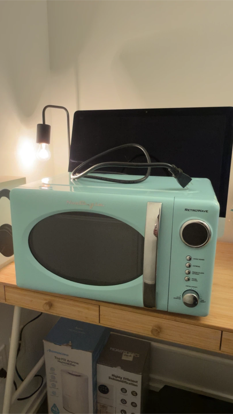 Nostalgia Retrowave Microwave - Aqua