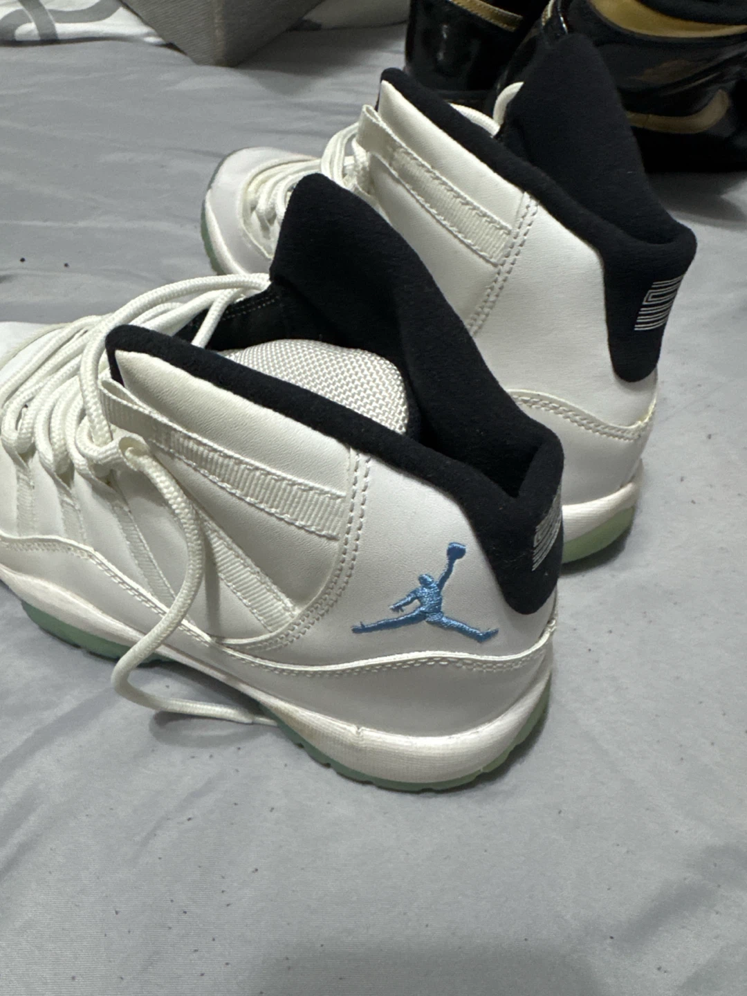 Nike Air Jordan 11 Boys Size 5Y - photo 2