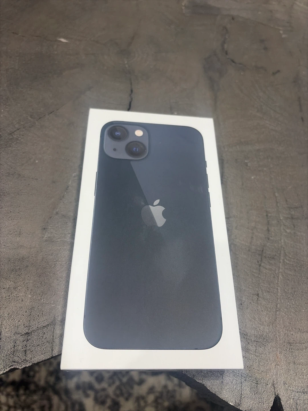 Apple iPhone 13 Midnight