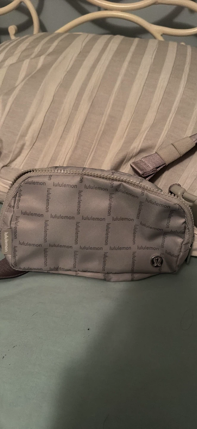 Lululemon belt bag 1L wordmark grid mini line linen