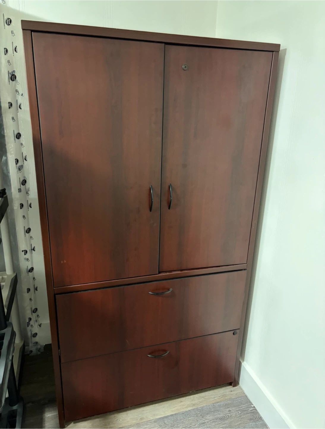 Executive Hutch