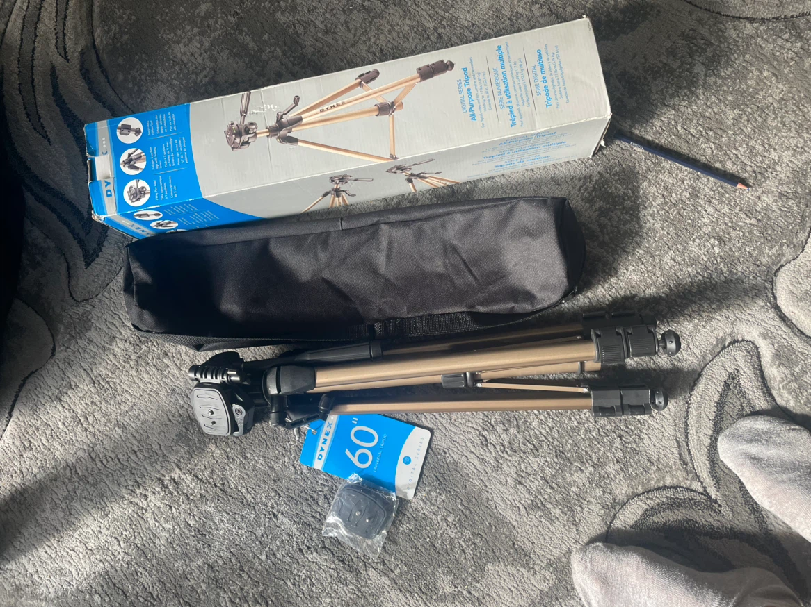 Dynex 60-inch All-Purpose Tripod - photo 2