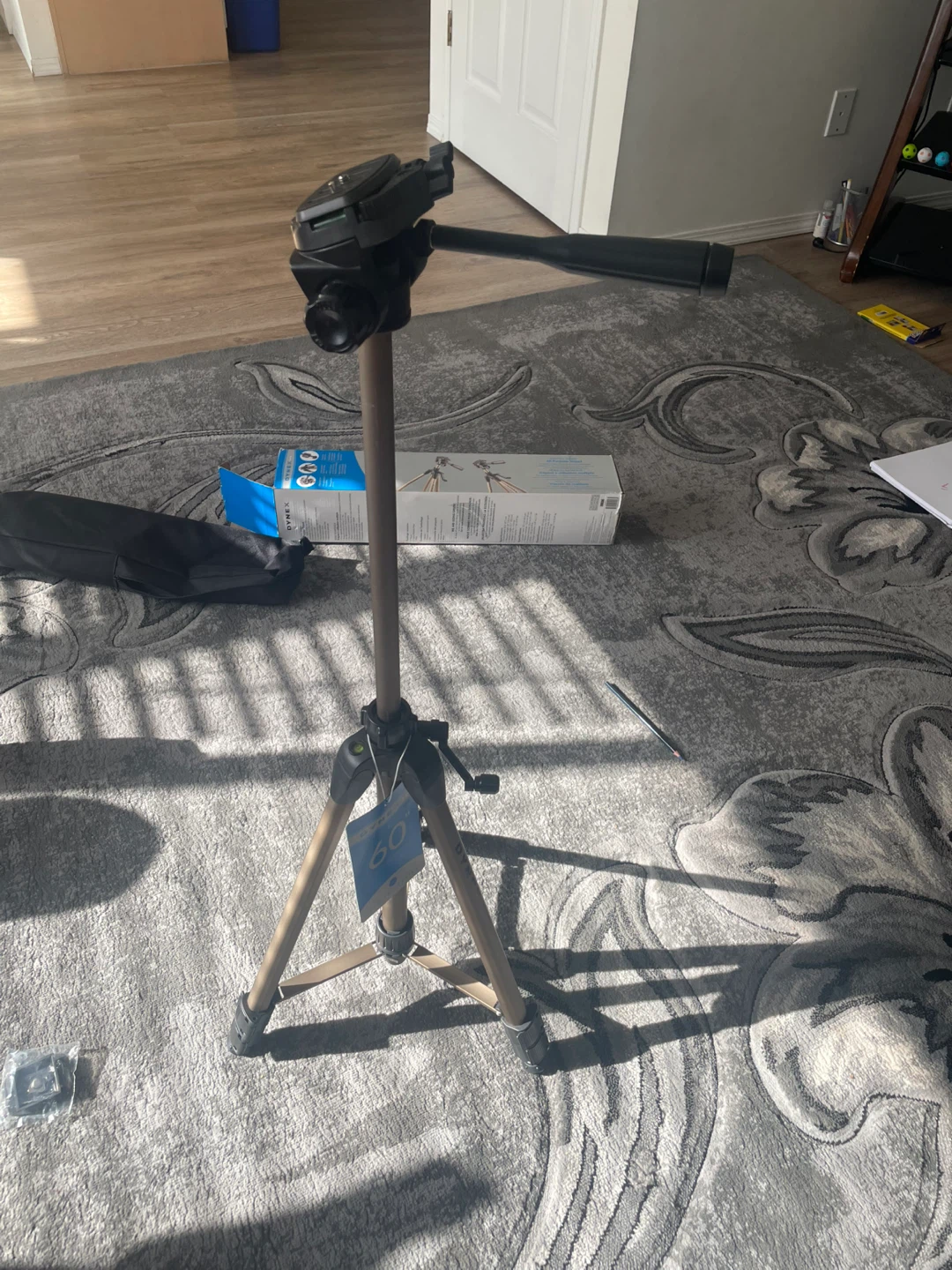 Dynex 60-inch All-Purpose Tripod - photo 4