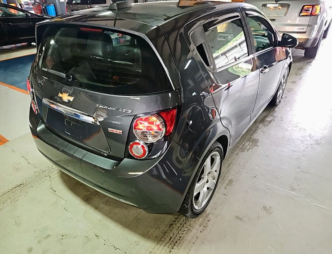 2016 Chevrolet Sonic LTZ - photo 2