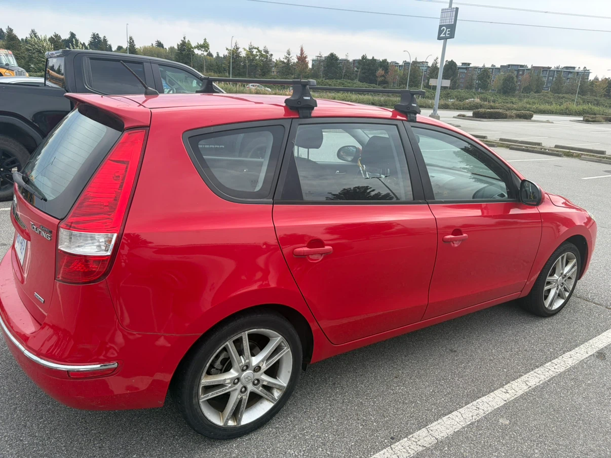 2010-Hyundai Elantra- Manual Transmission - photo 2
