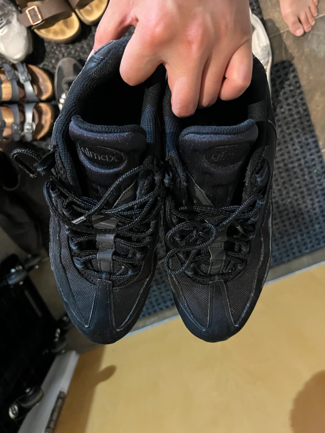 Nike Air Max 95 Triple Black Sneakers