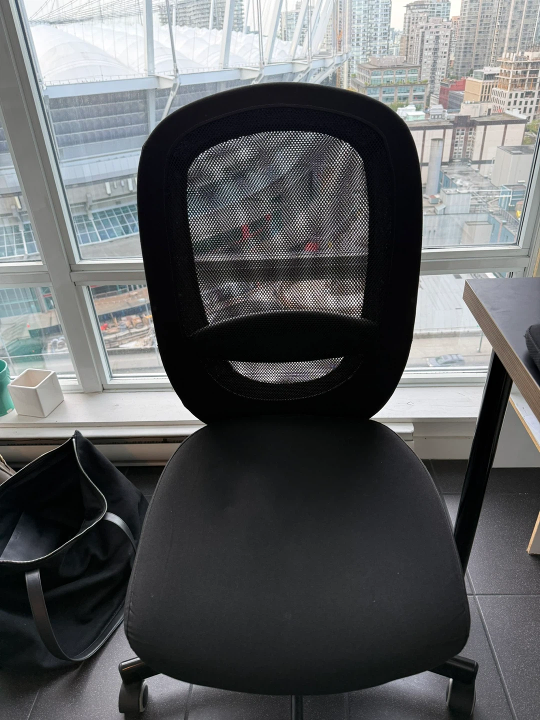 Black mesh office chair - photo 3