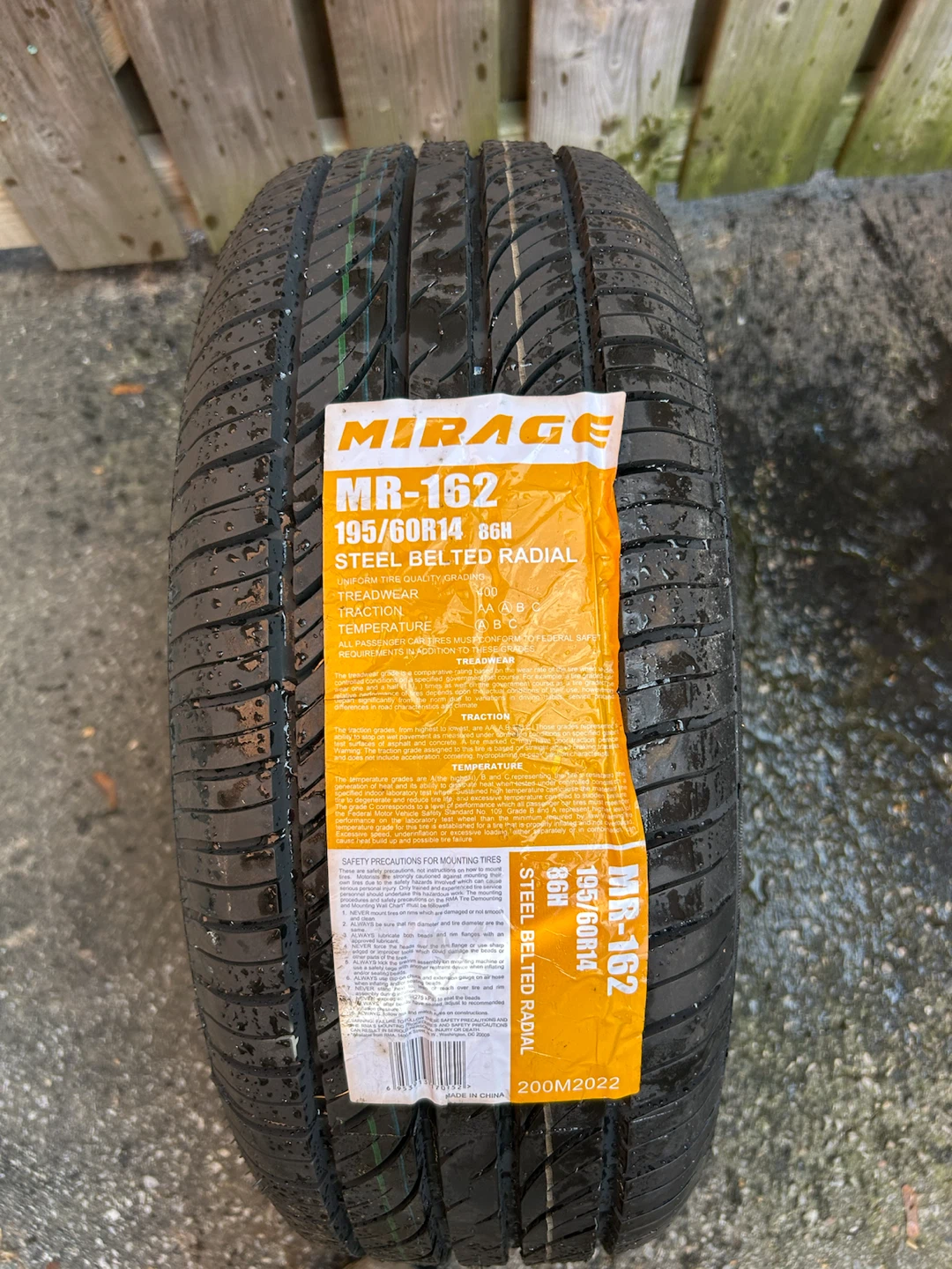 Mirage MR-162 Tire 195/60R14
