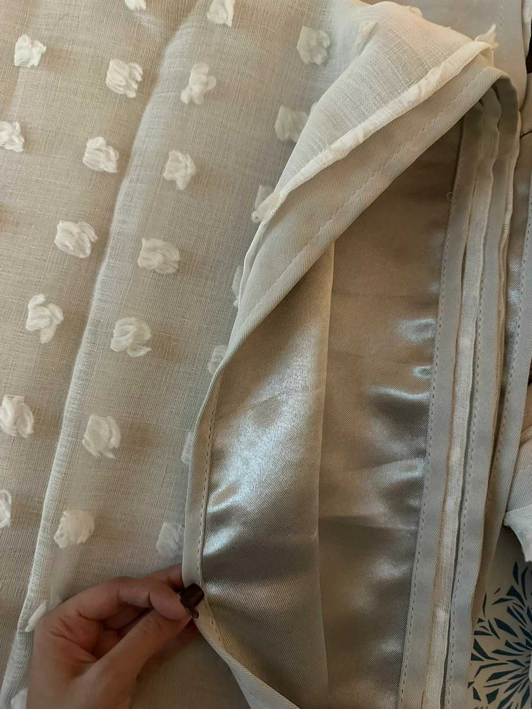 Blackout Room Curtains x 4 - White Tulle Like Fabric - photo 3