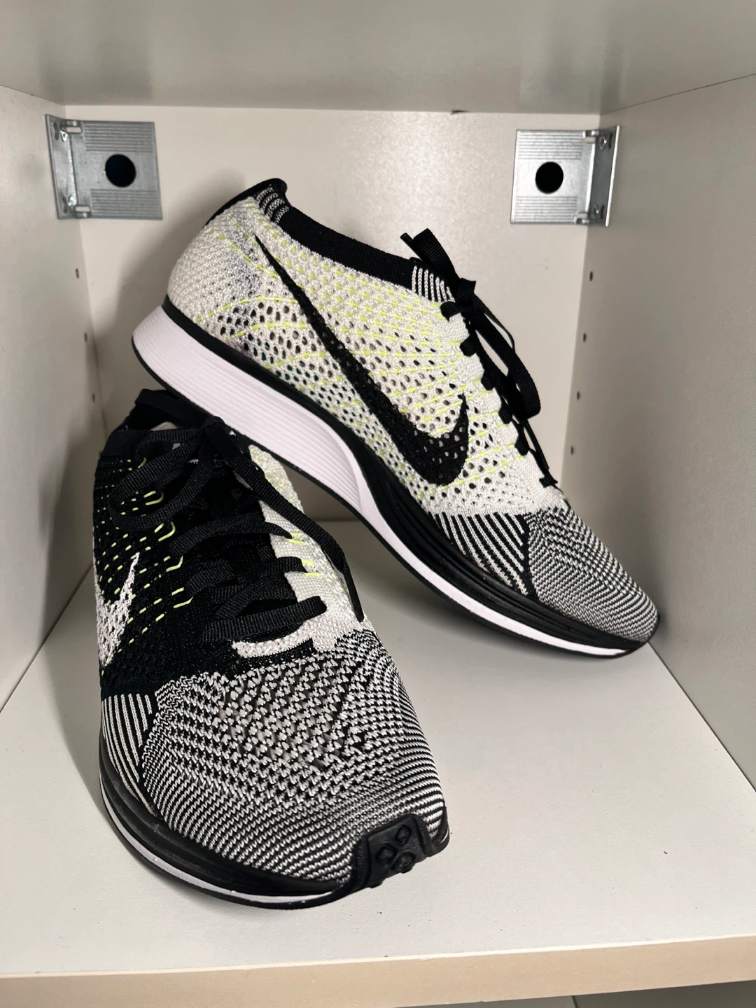 Nike Flyknit Racer White/Black