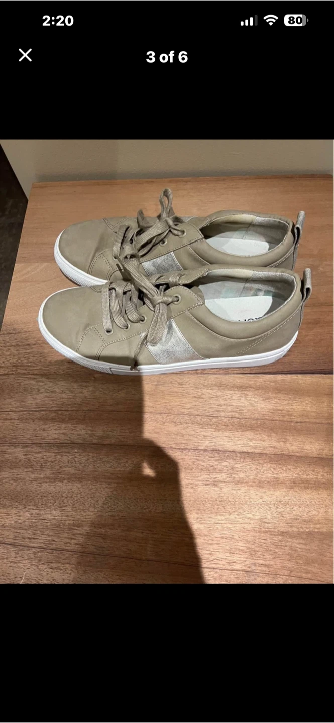 Nordstrom Rack Sneakers Size 8.5M