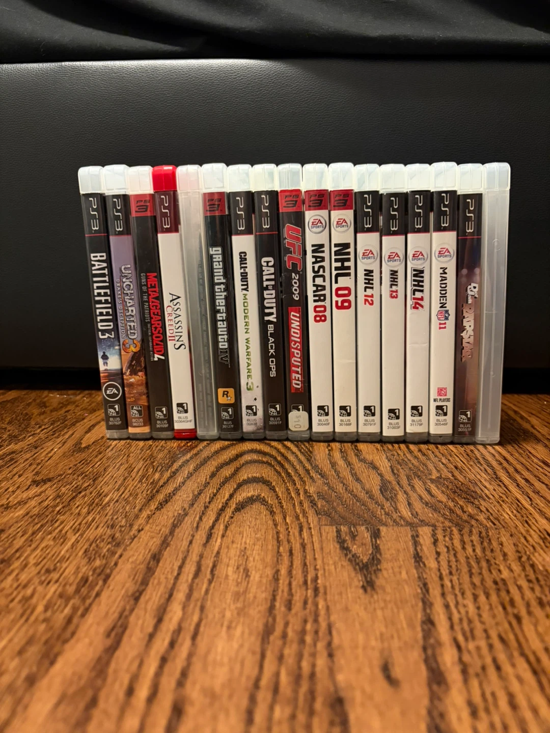 PlayStation 3 Console Bundle with 15 Games - photo 2