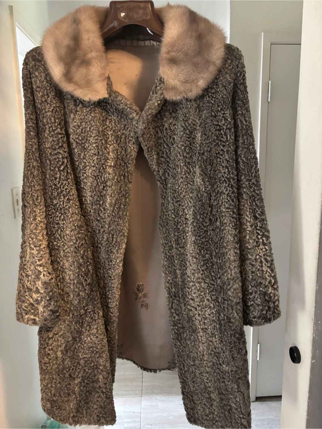 Vintage Curly Lamb Fur Coat with Mink Collar