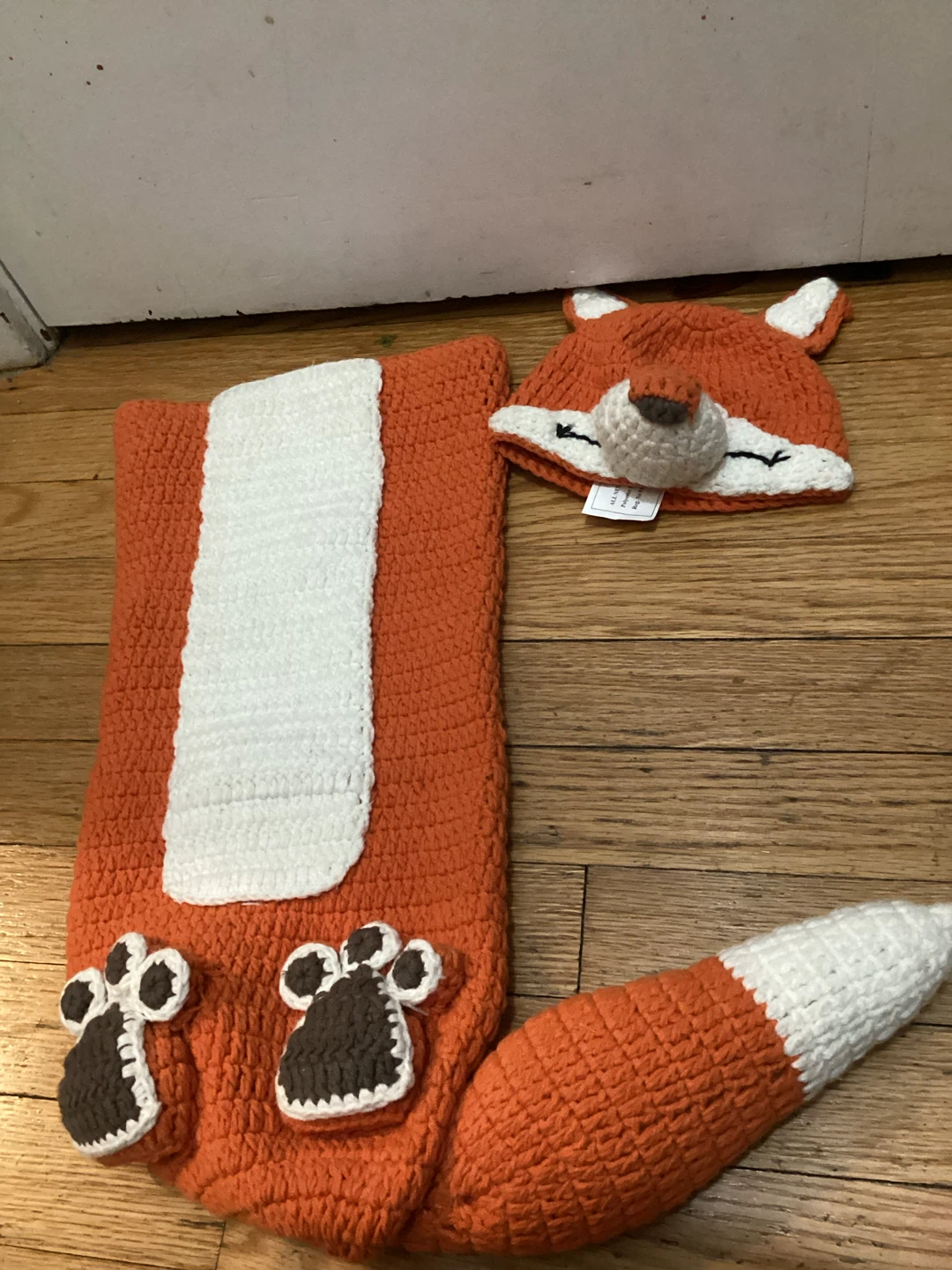 0-3M Hand-Crocheted Fox Baby Halloween/Fall Costumeand Hat Set