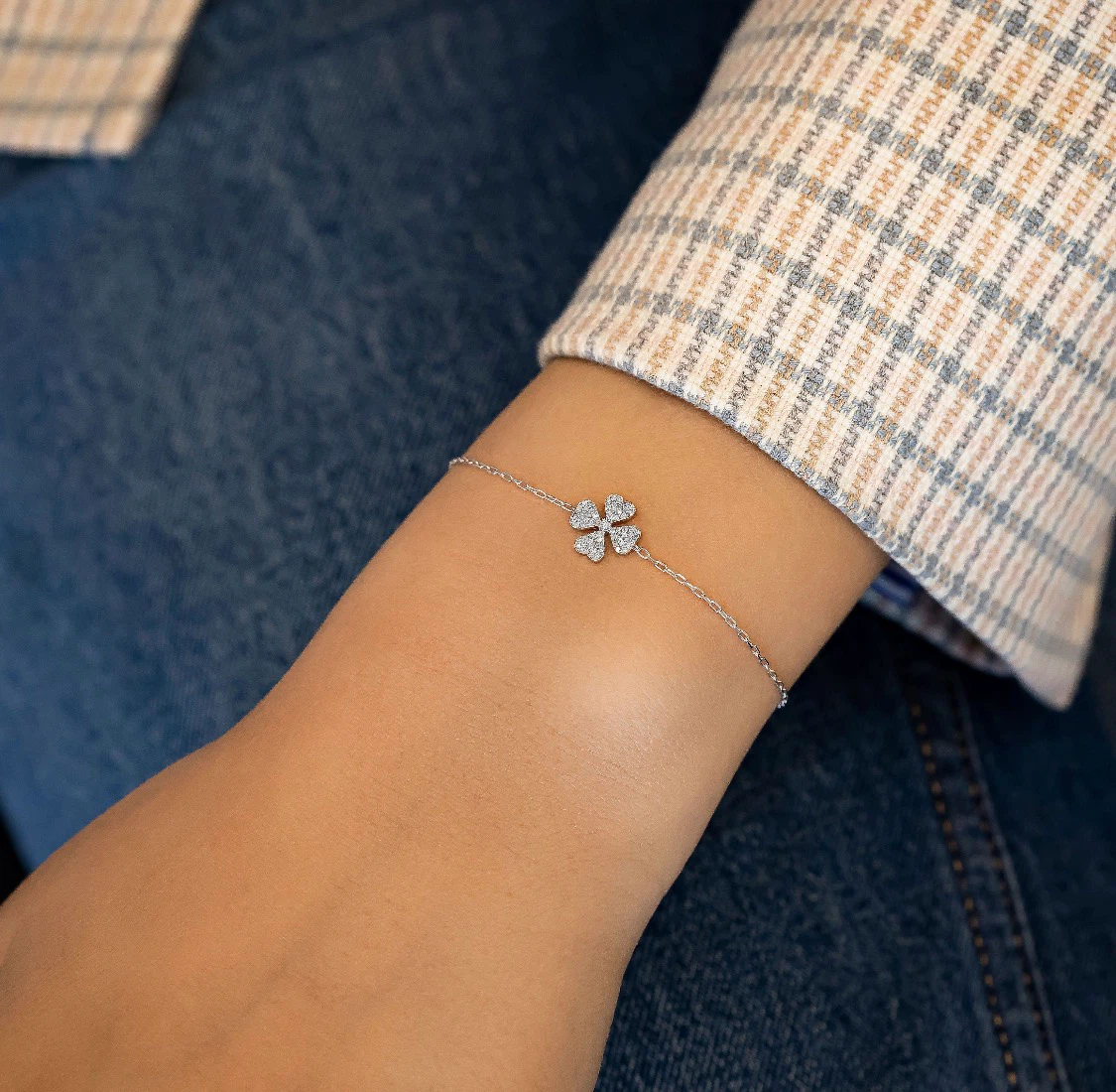 WHITE SOLID GOLD DIAMOND PAVÉ CLOVER FLOWER BRACELET - BRAND NEW - photo 3
