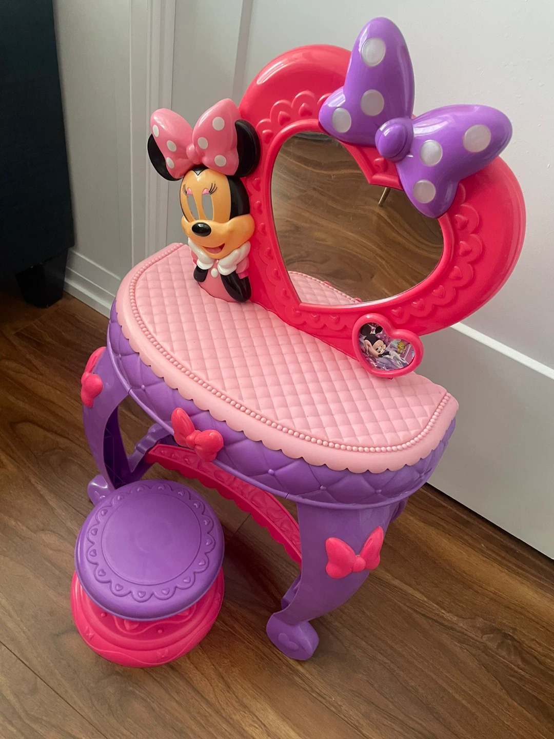 Disney Minnie Mouse Vanity Set with Stool