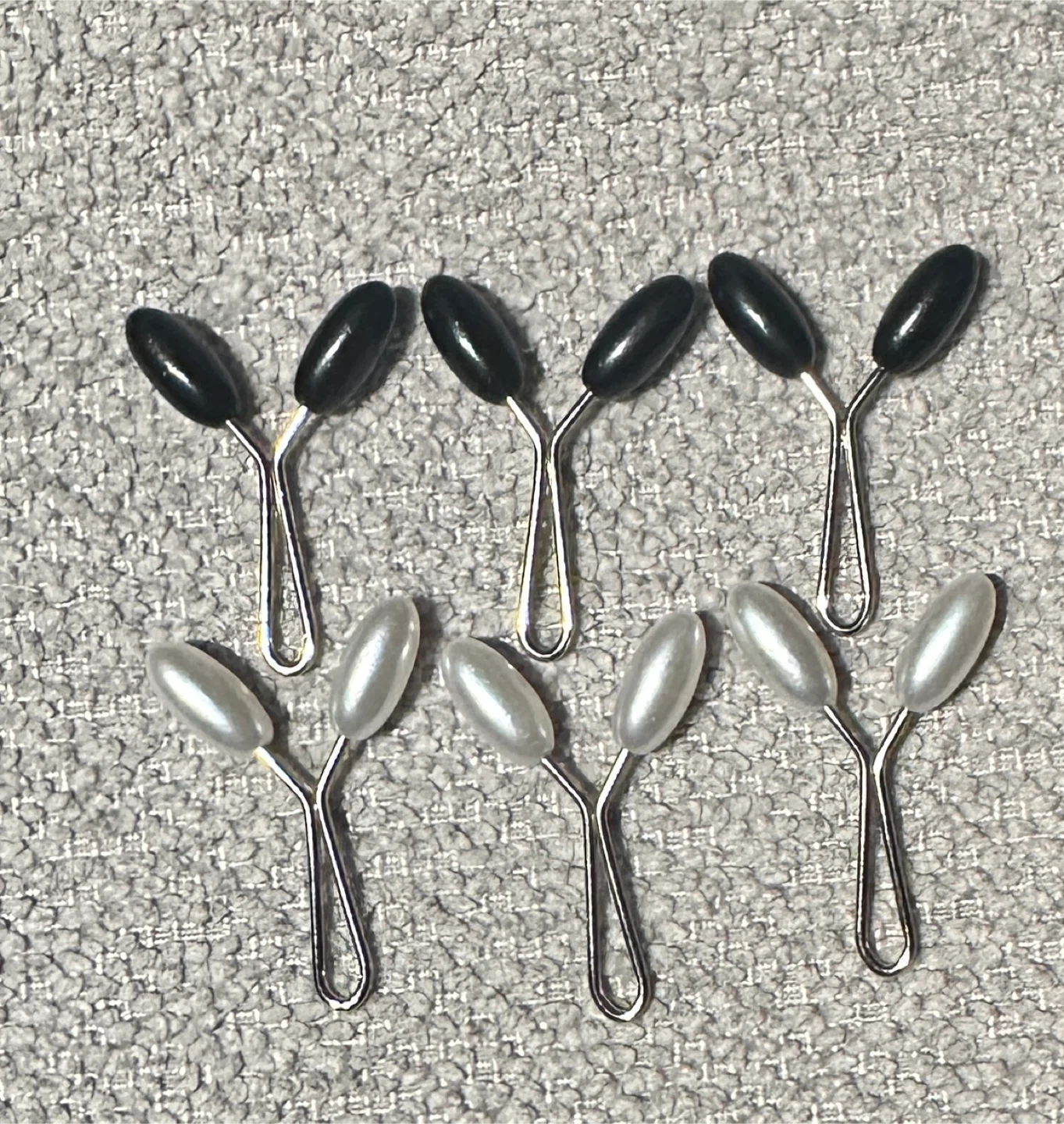Set of 6 Pearl and Black Clothing clips