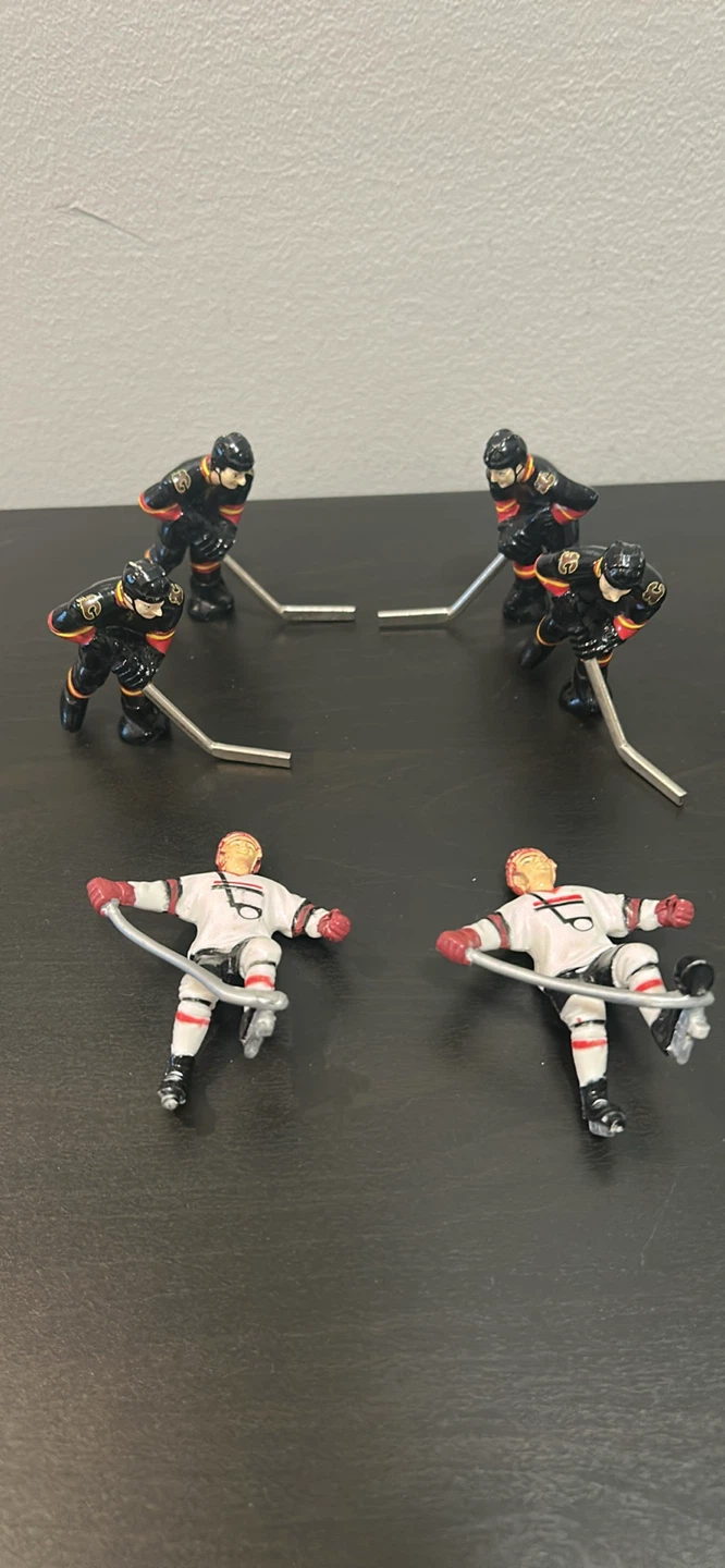 Set of 6 Calgary Flames Hockey Figurines - photo 2