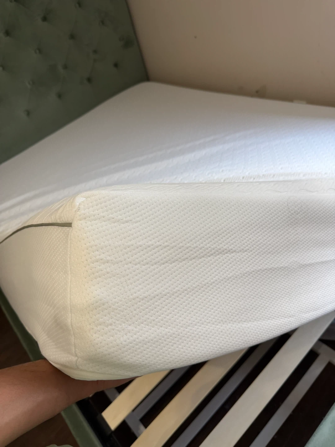 Queen Size Bed & High Quality Mattress - photo 5