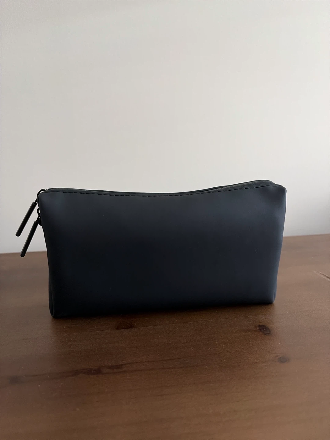 Black Minimalist Zipper Pouch