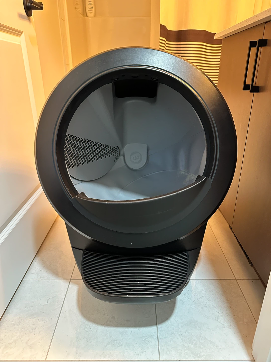 Litter Robot 4 Self Cleaning Litter Box | $400