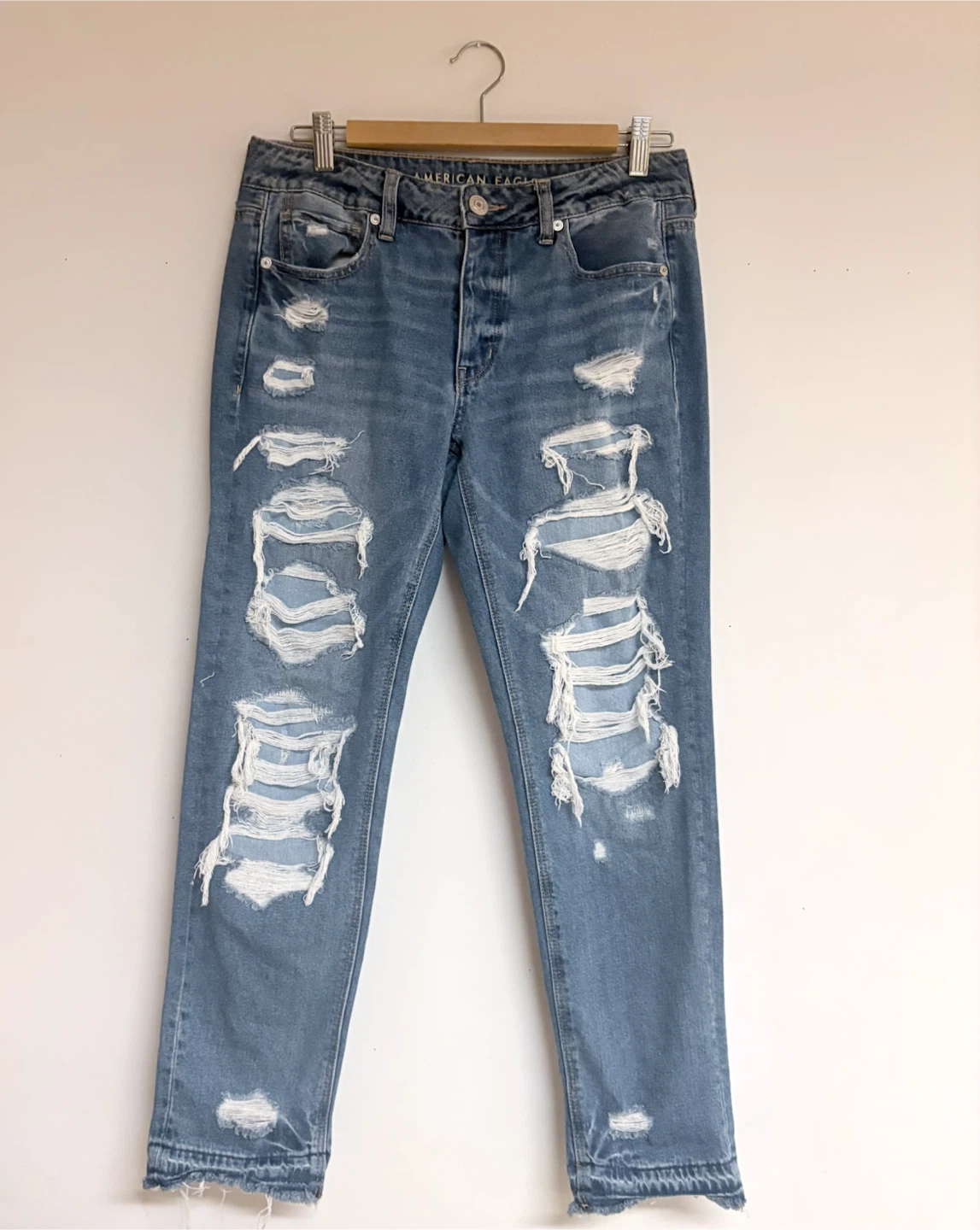 American Eagle Outfitters Distressed Jeans!