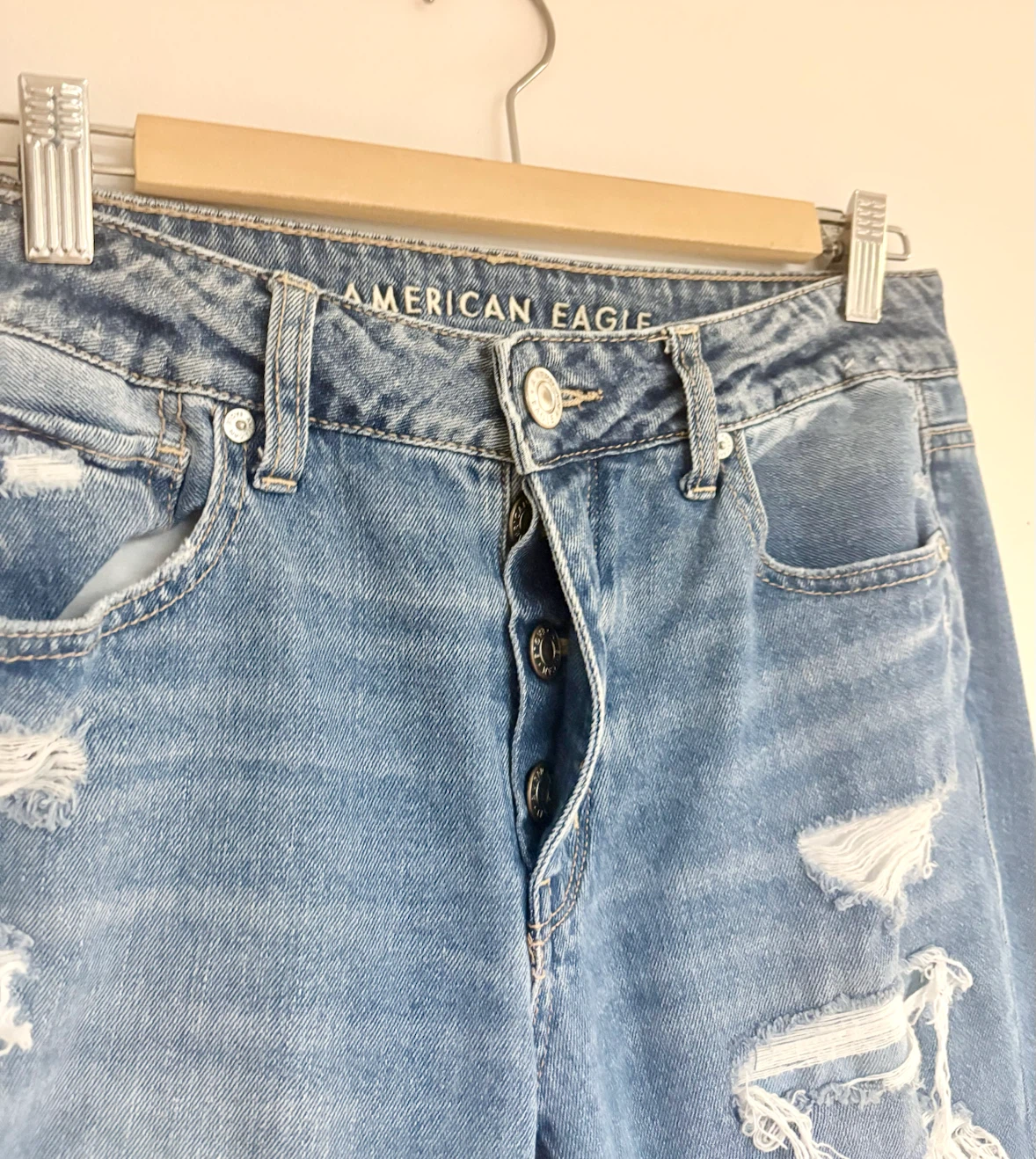 American Eagle Outfitters Distressed Jeans! - photo 4