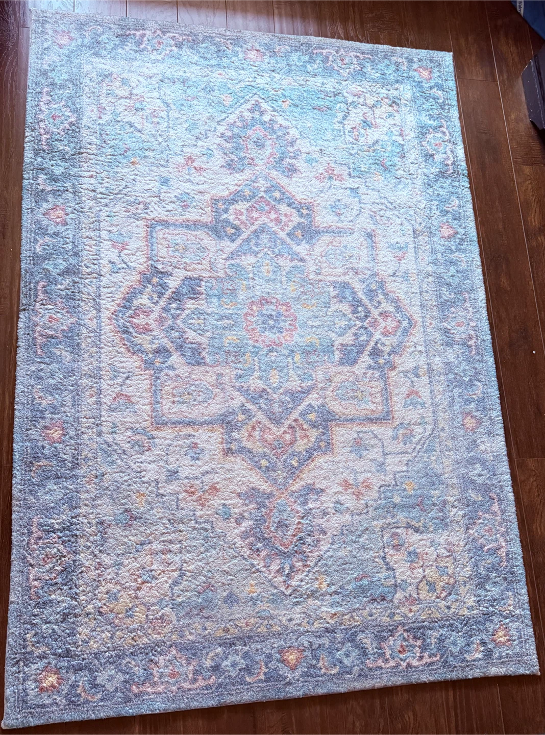 Traditional Persian-style Area Rug - photo 2