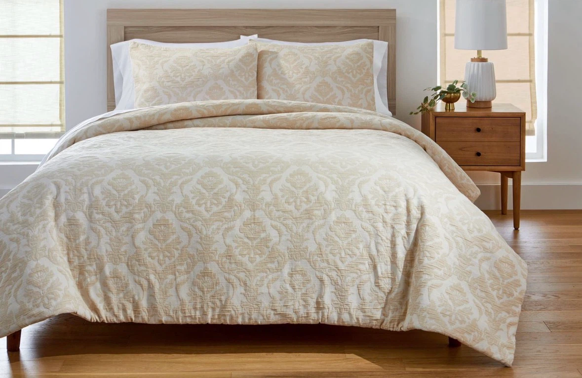 Brand New Better Homes & Gardens 3pc Comforter Set