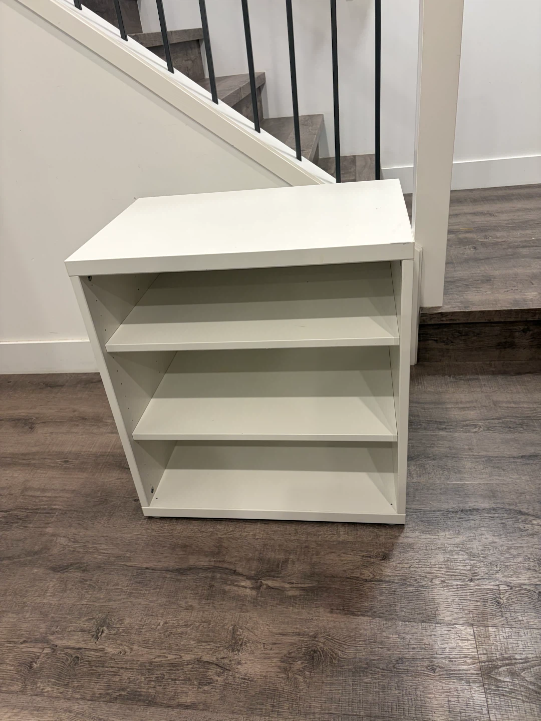 Storage shelf with height adjustable boards